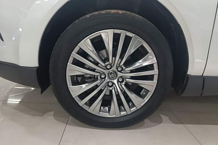 Used Toyota Harrier 2022 Dual-Engine 2.5L CVT Four-Wheel Drive Luxury Edition Left Front Wheel Hub