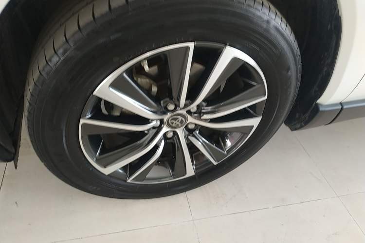 Used Toyota Harrier 2022 2.0L CVT Two-Wheel Drive Luxury Edition Left Front Wheel Hub