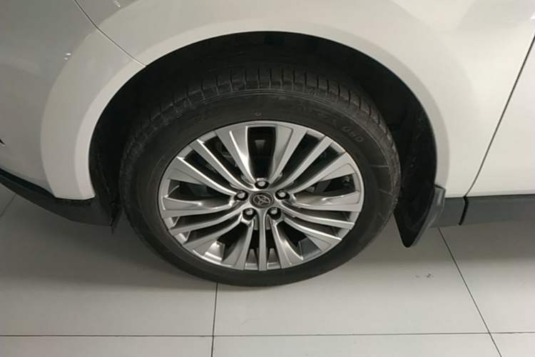 Used Toyota Harrier 2022 2.0L CVT Two-Wheel Drive Deluxe Edition Left Front Wheel Hub