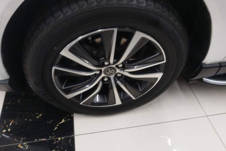 Used Toyota Harrier 2022 2.0L CVT Two-Wheel Drive Deluxe Edition Left Front Wheel Hub