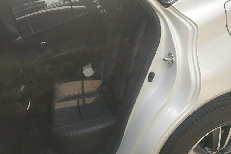 Used Toyota Harrier 2022 2.0L CVT Two-Wheel Drive Luxury Edition Left Rear Seat