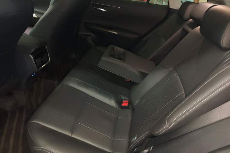 Used Toyota Harrier 2022 2.0L CVT Two-Wheel Drive Deluxe Edition Left Rear Seat