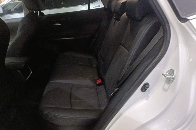 Used Toyota Harrier 2022 Dual-Engine 2.5L CVT Two-Wheel Drive Luxury Edition Left Rear Seat