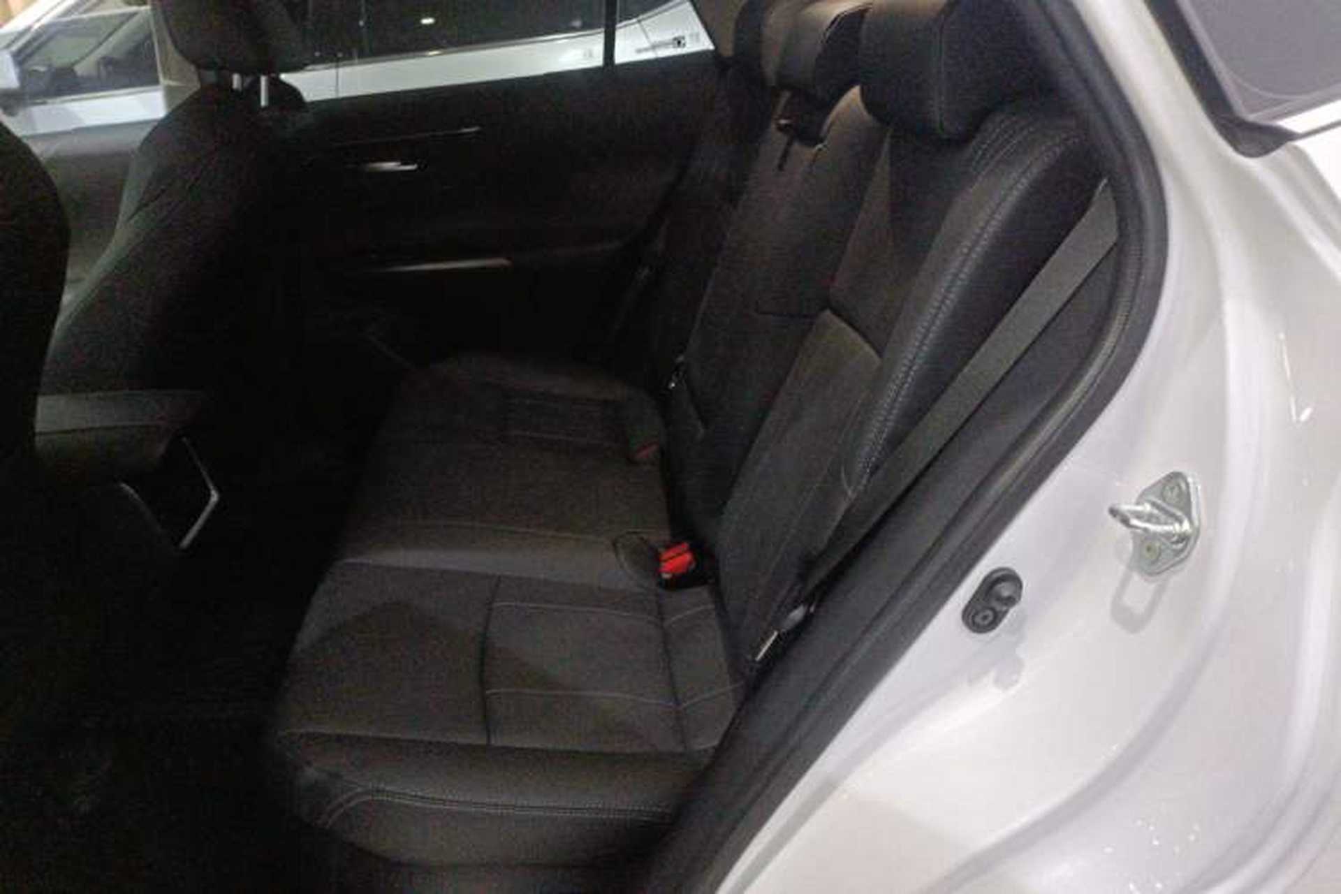 Used Toyota Harrier 2022 Dual-Engine 2.5L CVT Two-Wheel Drive Luxury Edition Left Rear Seat