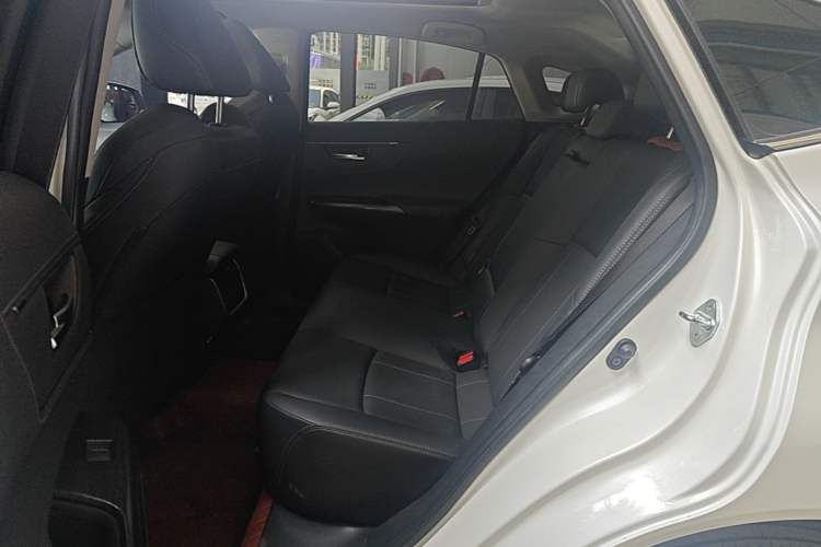 Used Toyota Harrier 2022 2.0L CVT Two-Wheel Drive Deluxe Edition Left Rear Seat