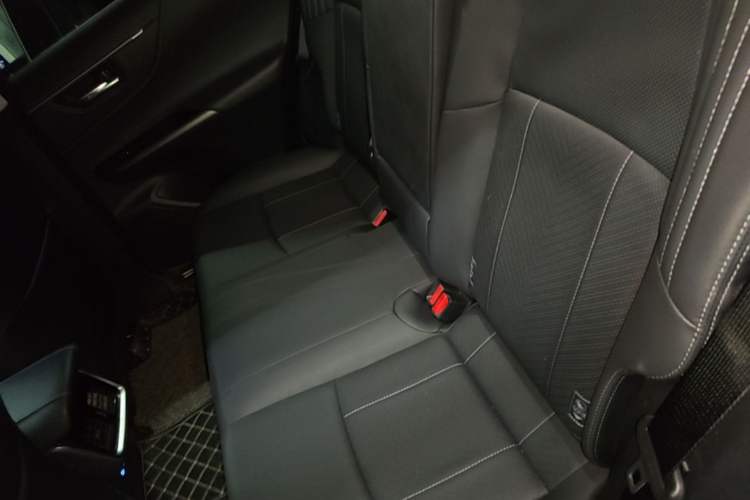 Used Toyota Harrier 2022 2.0L CVT Two-Wheel Drive Deluxe Edition Left Rear Seat