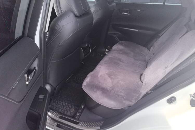 Used Toyota Harrier 2022 2.0L CVT Two-Wheel Drive Deluxe Edition Left Rear Seat