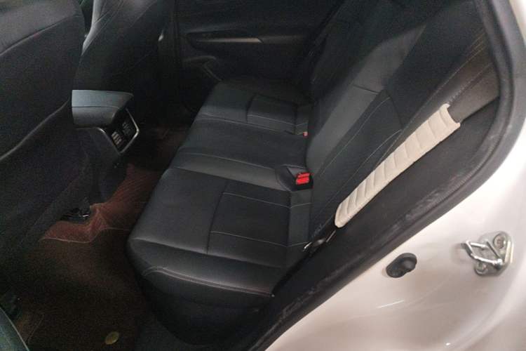 Used Toyota Harrier 2022 Dual-Engine 2.5L CVT Four-Wheel Drive Flagship Edition Left Rear Seat