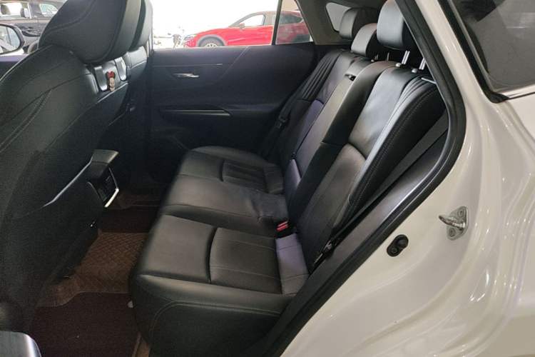 Used Toyota Harrier 2022 2.0L CVT Two-Wheel Drive Luxury Edition Left Rear Seat