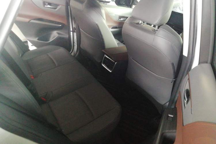 Used Toyota Harrier 2022 Dual-Engine 2.5L CVT Two-Wheel Drive Luxury Edition Left Rear Seat