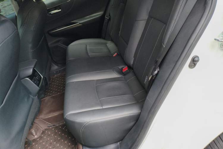 Used Toyota Harrier 2022 2.0L CVT Two-Wheel Drive Deluxe Edition Left Rear Seat