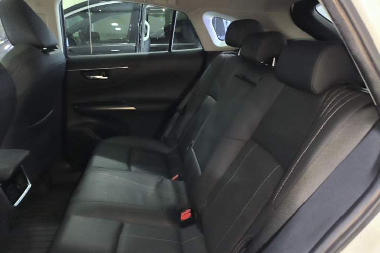 Used Toyota Harrier 2022 2.0L CVT Two-Wheel Drive Deluxe Edition Left Rear Seat