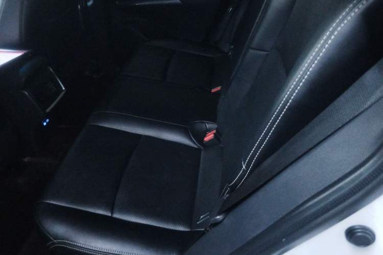 Used Toyota Harrier 2022 2.0L CVT Two-Wheel Drive Deluxe Edition Left Rear Seat