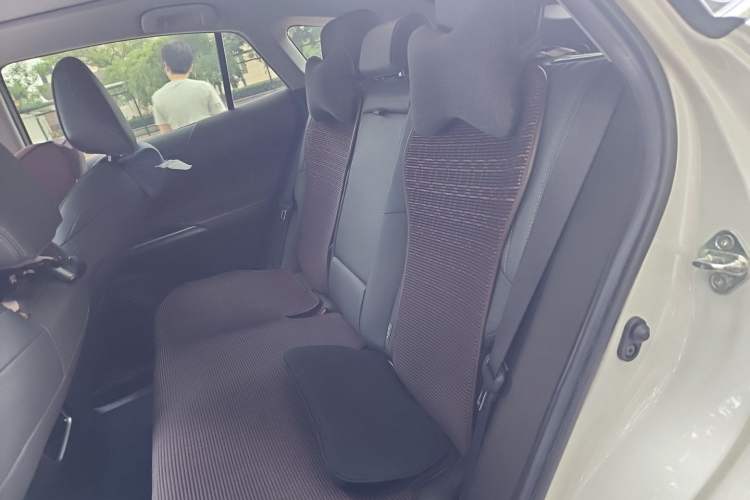Used Toyota Harrier 2022 2.0L CVT Two-Wheel Drive Deluxe Edition Left Rear Seat