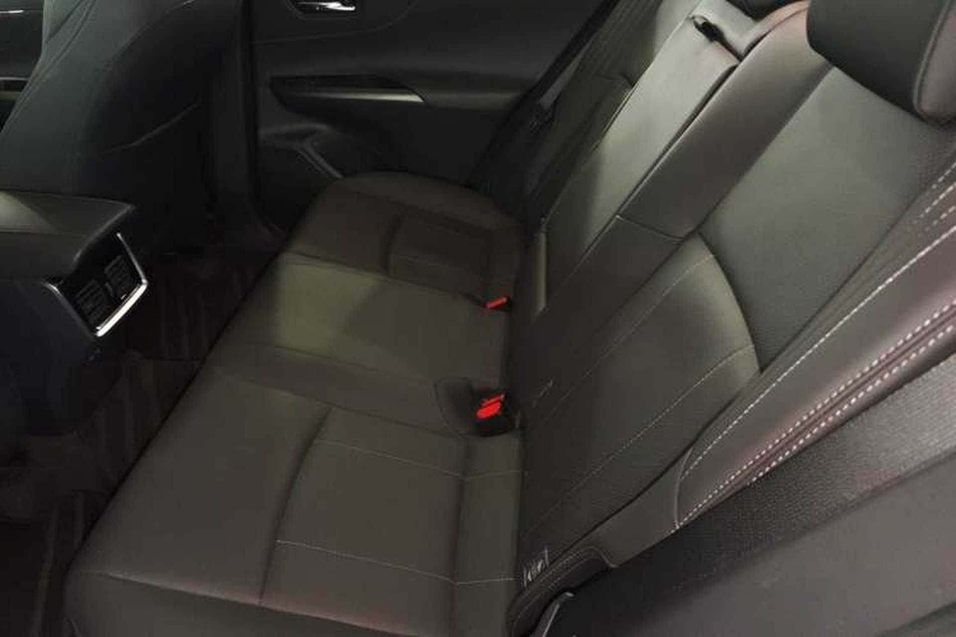 Used Toyota Harrier 2022 2.0L CVT Two-Wheel Drive Deluxe Edition Left Rear Seat