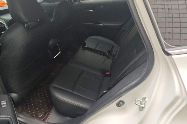 Used Toyota Harrier 2022 2.0L CVT Two-Wheel Drive Deluxe Edition Left Rear Seat