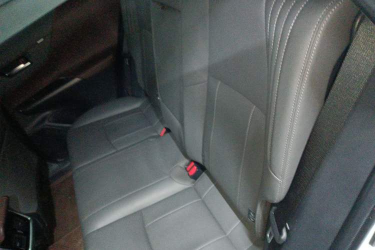 Used Toyota Harrier 2022 2.0L CVT Two-Wheel Drive Luxury Edition Left Rear Seat