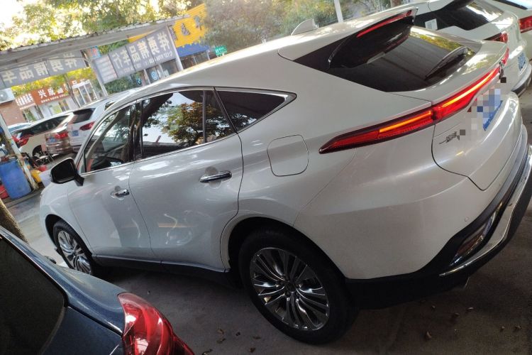Used Toyota Harrier 2022 2.0L CVT Two-Wheel Drive Deluxe Edition Left Side