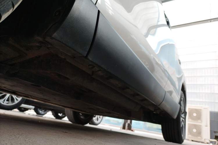 Used Toyota Harrier 2022 2.0L CVT Two-Wheel Drive Entry Version Left Side Sill