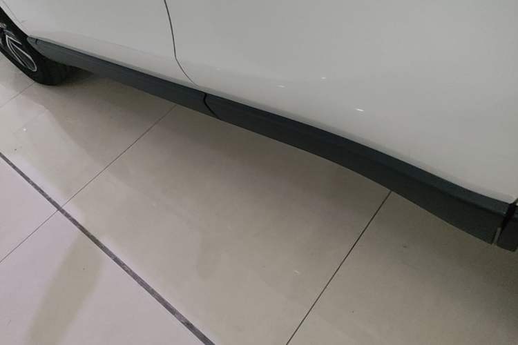 Used Toyota Harrier 2022 2.0L CVT Two-Wheel Drive Luxury Edition Left Side Sill