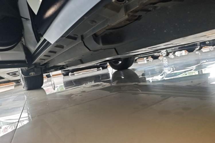 Used Toyota Harrier 2022 2.0L CVT Two-Wheel Drive Entry Version Left Side Sill