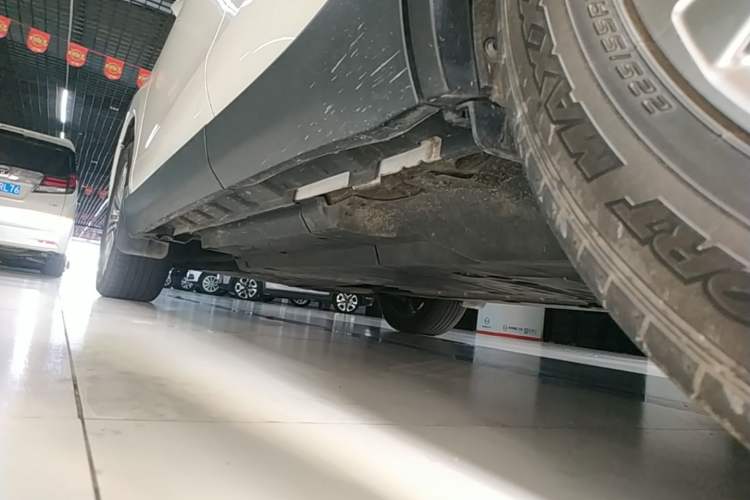 Used Toyota Harrier 2022 2.0L CVT Two-Wheel Drive Deluxe Edition Left Side Sill