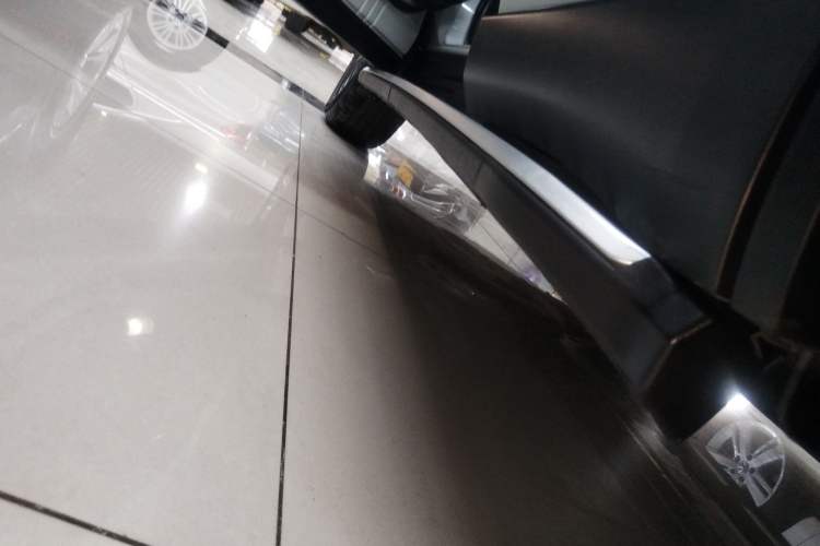 Used Toyota Harrier 2022 2.0L CVT Two-Wheel Drive Deluxe Edition Left Side Sill