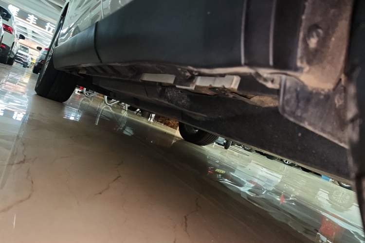 Used Toyota Harrier 2022 2.0L CVT Two-Wheel Drive Deluxe Edition Left Side Sill