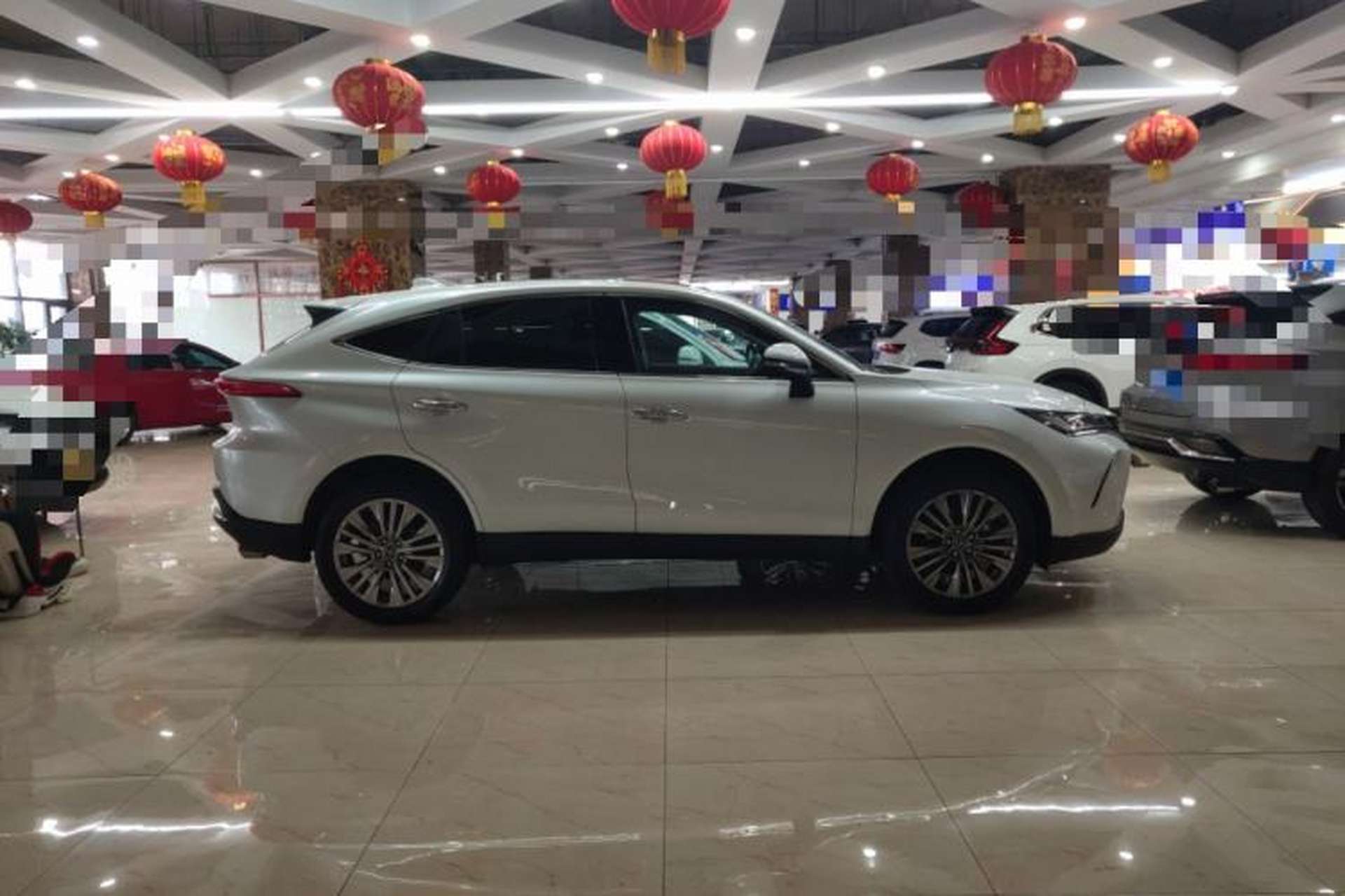 Used Toyota Harrier 2022 2.0L CVT Two-Wheel Drive Deluxe Edition Left Side