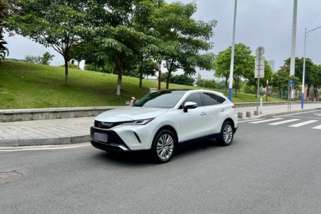 Used Toyota Harrier 2022 2.0L CVT Two-Wheel Drive Deluxe Edition