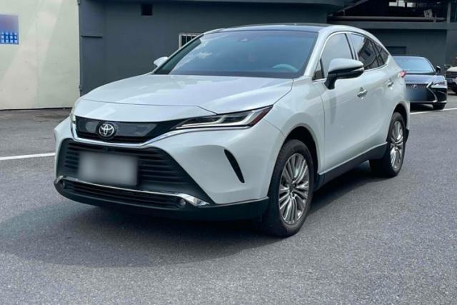 Ojetý Toyota Harrier 2022 2.0L CVT Two-Wheel Drive Deluxe Edition
