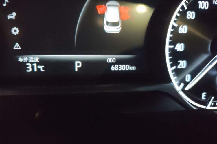Used Toyota Harrier 2022 2.0L CVT Two-Wheel Drive Deluxe Edition Odometer Close Up