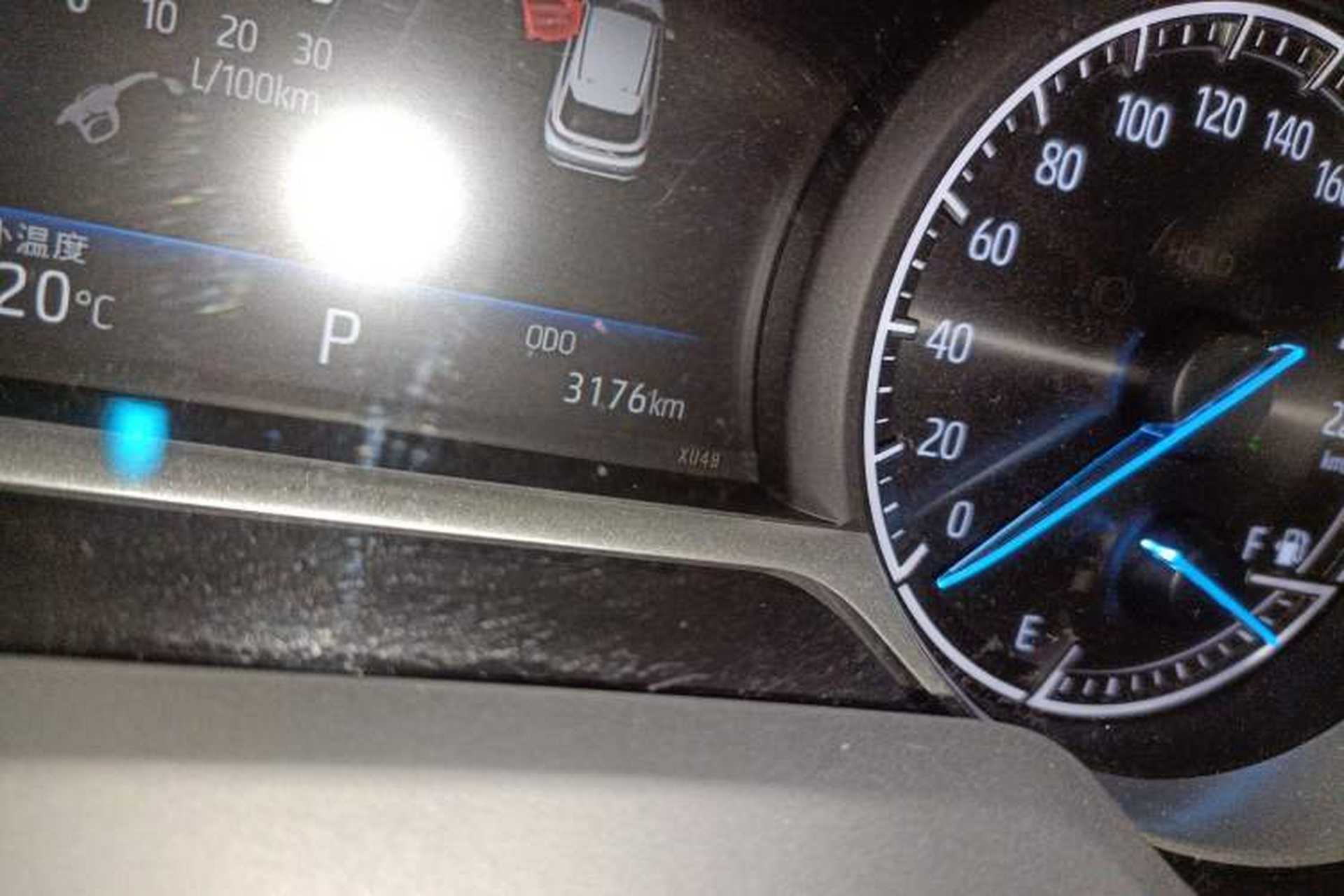Used Toyota Harrier 2022 Dual-Engine 2.5L CVT Two-Wheel Drive Luxury Edition Odometer Close Up