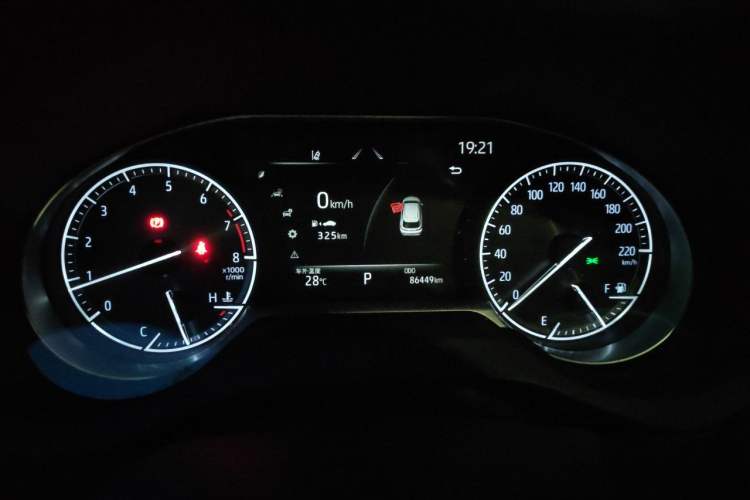 Used Toyota Harrier 2022 2.0L CVT Two-Wheel Drive Luxury Edition Odometer Close Up