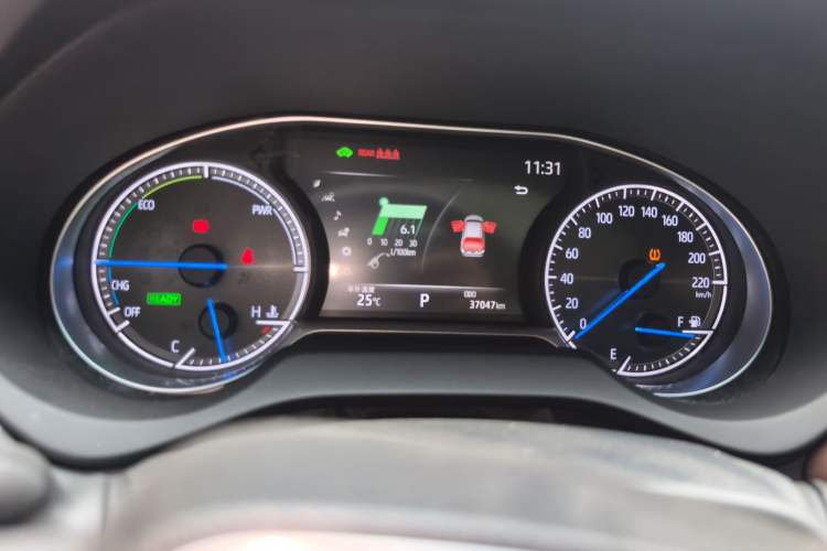 Used Toyota Harrier 2022 Dual-Engine 2.5L CVT Four-Wheel Drive Luxury Edition Odometer Close Up