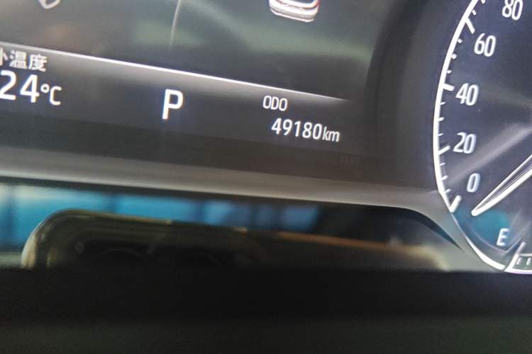 Used Toyota Harrier 2022 2.0L CVT Two-Wheel Drive Deluxe Edition Odometer Close Up