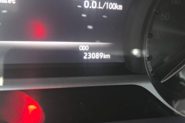 Used Toyota Harrier 2022 2.0L CVT Two-Wheel Drive Deluxe Edition Odometer Close Up