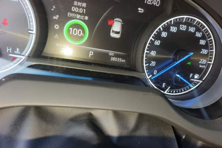 Used Toyota Harrier 2022 Dual-Engine 2.5L CVT Four-Wheel Drive Luxury Edition Odometer Close Up