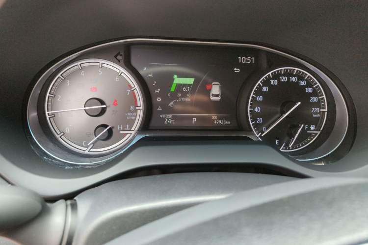 Used Toyota Harrier 2022 2.0L CVT Two-Wheel Drive Deluxe Edition Odometer Close Up
