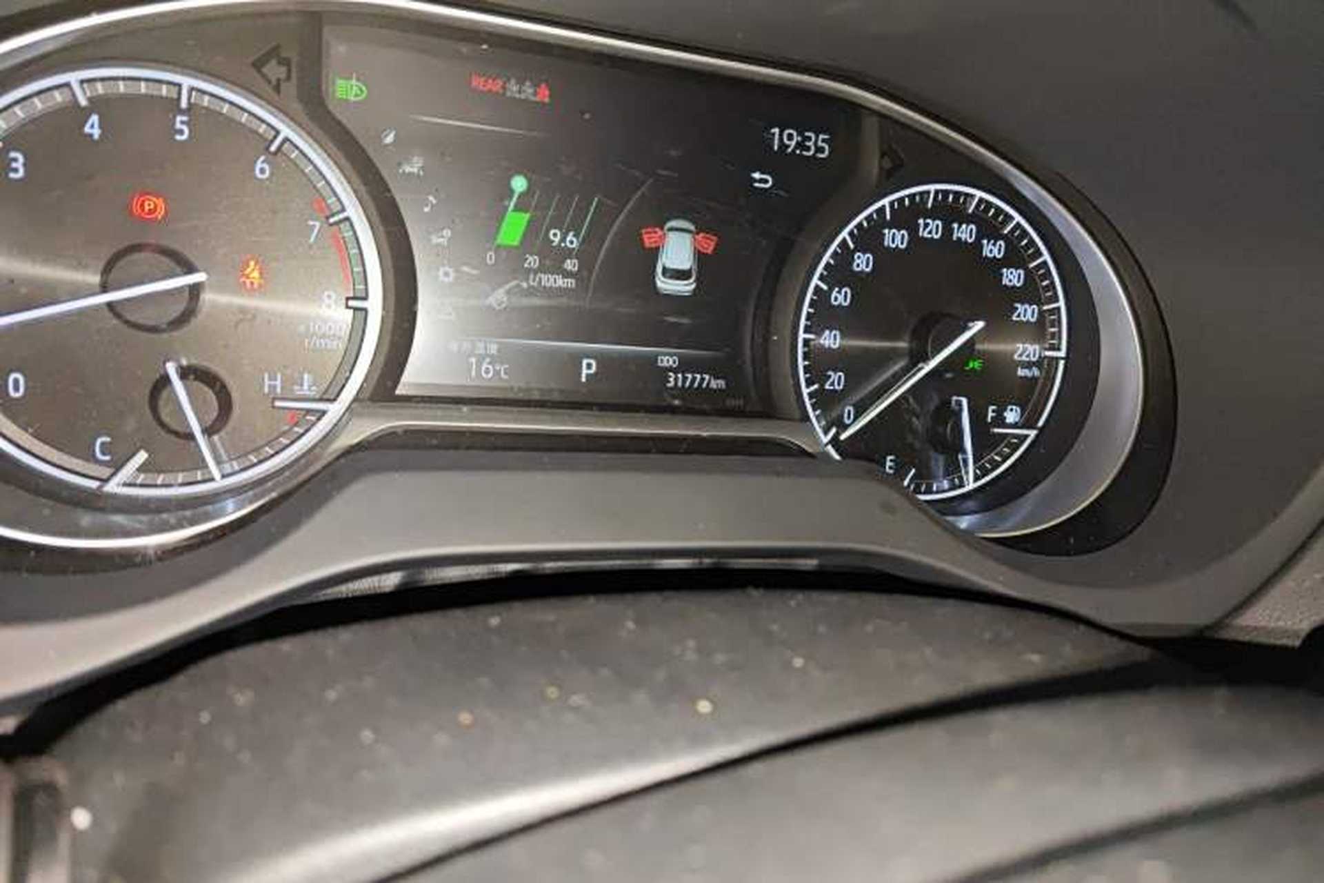 Used Toyota Harrier 2022 2.0L CVT Two-Wheel Drive Deluxe Edition Odometer Close Up