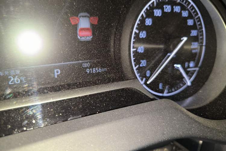 Used Toyota Harrier 2022 2.0L CVT Two-Wheel Drive Deluxe Edition Odometer Close Up