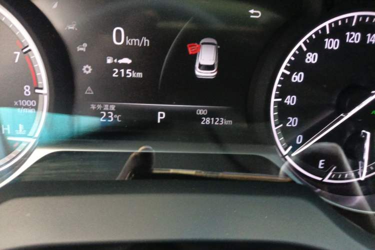Used Toyota Harrier 2022 2.0L CVT Two-Wheel Drive Luxury Edition Odometer Close Up