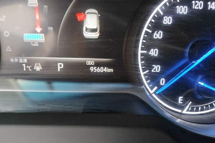 Used Toyota Harrier 2022 Dual-Engine 2.5L CVT Two-Wheel Drive Luxury Edition Odometer Close Up