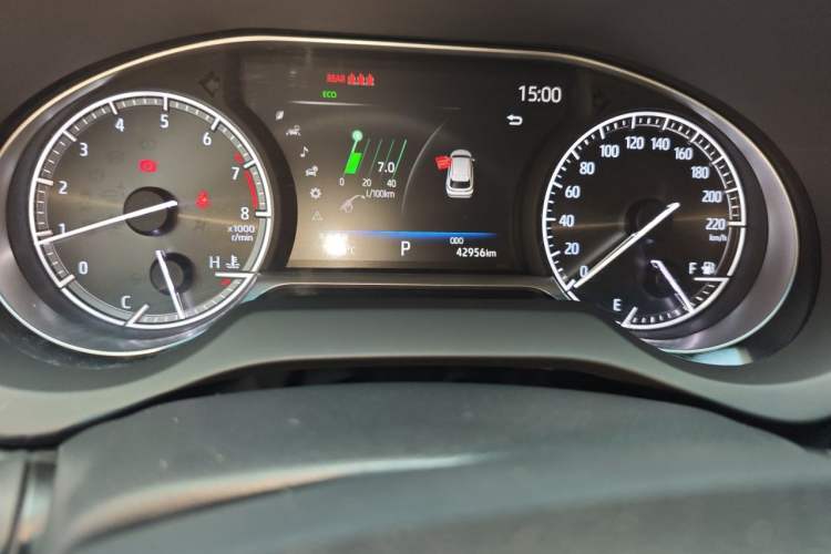 Used Toyota Harrier 2022 2.0L CVT Two-Wheel Drive Deluxe Edition Odometer Close Up