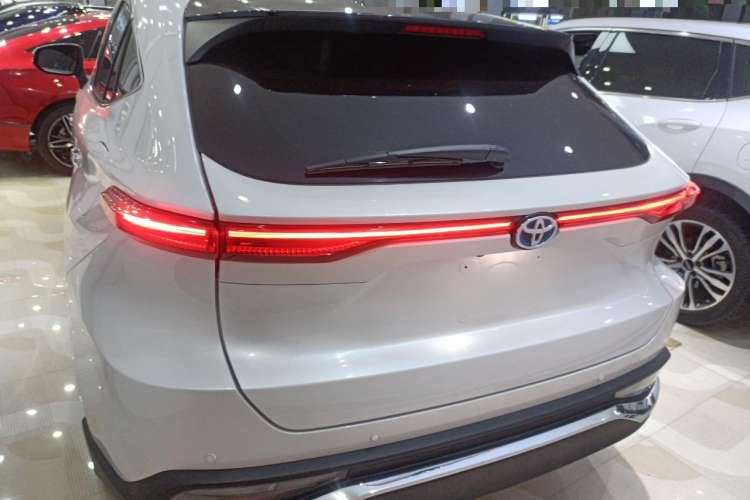 Used Toyota Harrier 2022 Dual-Engine 2.5L CVT Two-Wheel Drive Luxury Edition Rear