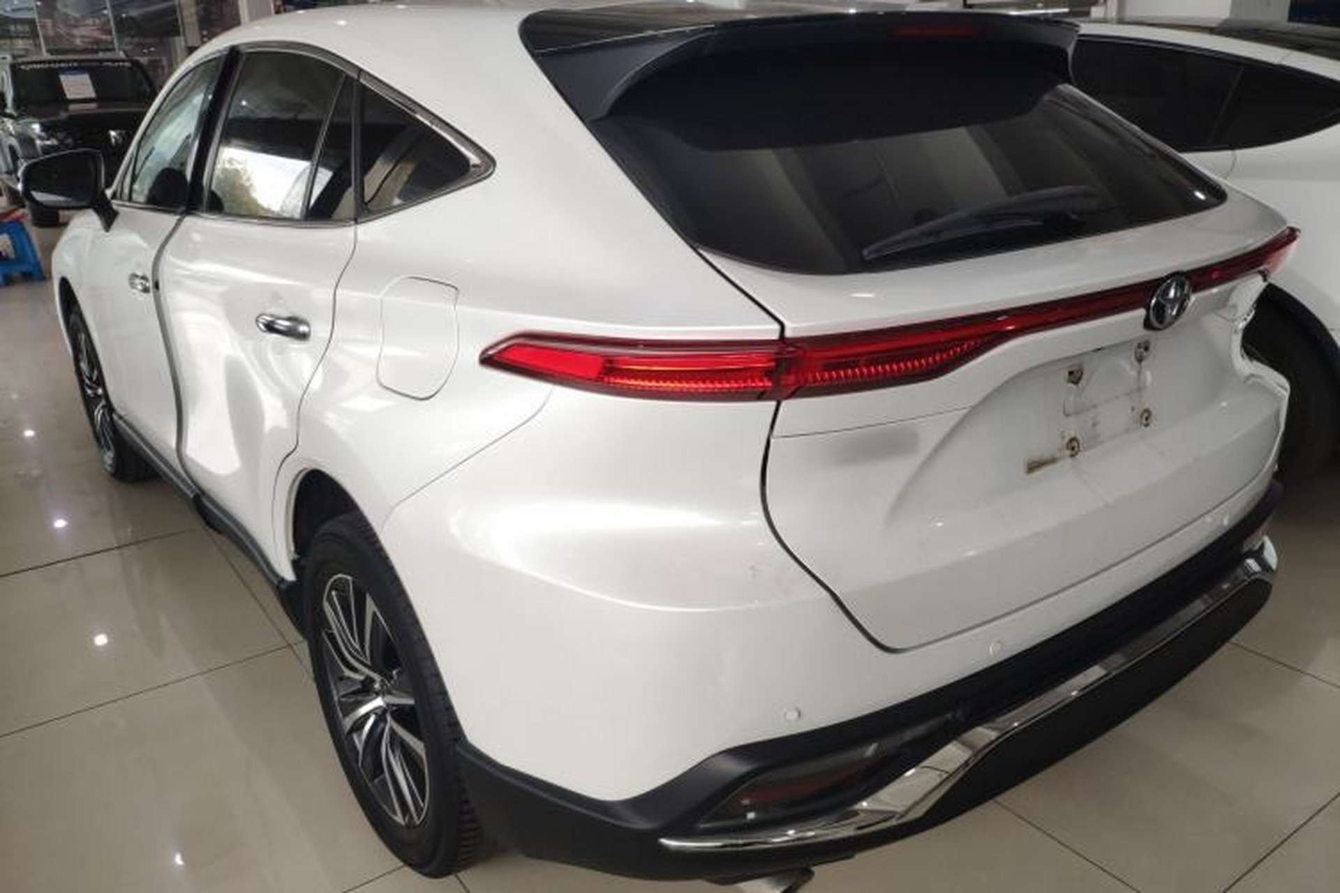 Used Toyota Harrier 2022 2.0L CVT Two-Wheel Drive Luxury Edition Rear Left 45 Deg