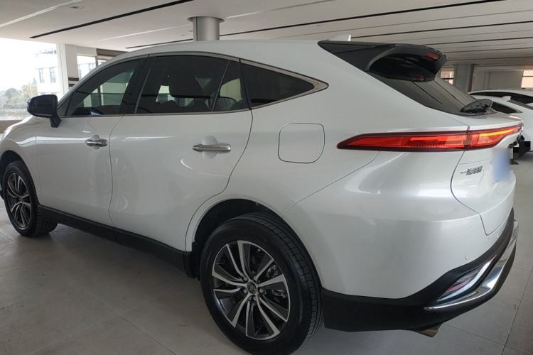 Used Toyota Harrier 2022 2.0L CVT Two-Wheel Drive Luxury Edition Rear Left 45 Deg