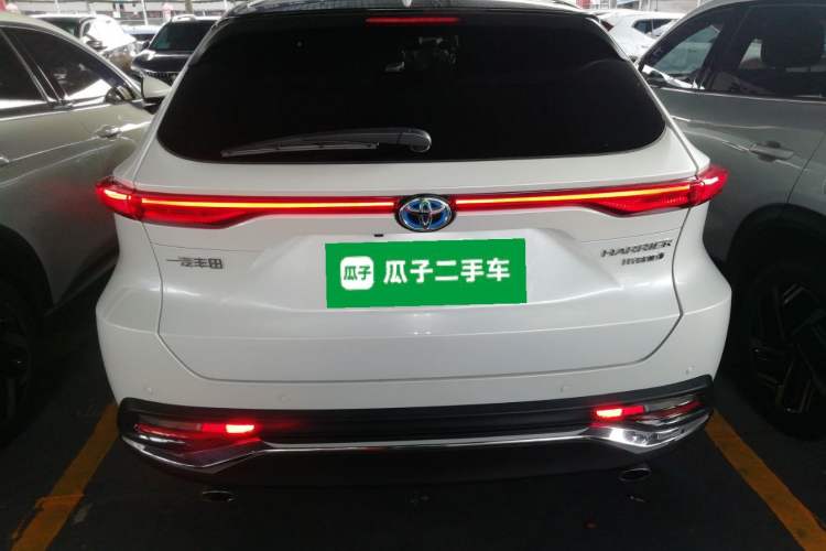 Used Toyota Harrier 2022 Dual-Engine 2.5L CVT Two-Wheel Drive Luxury Edition Rear