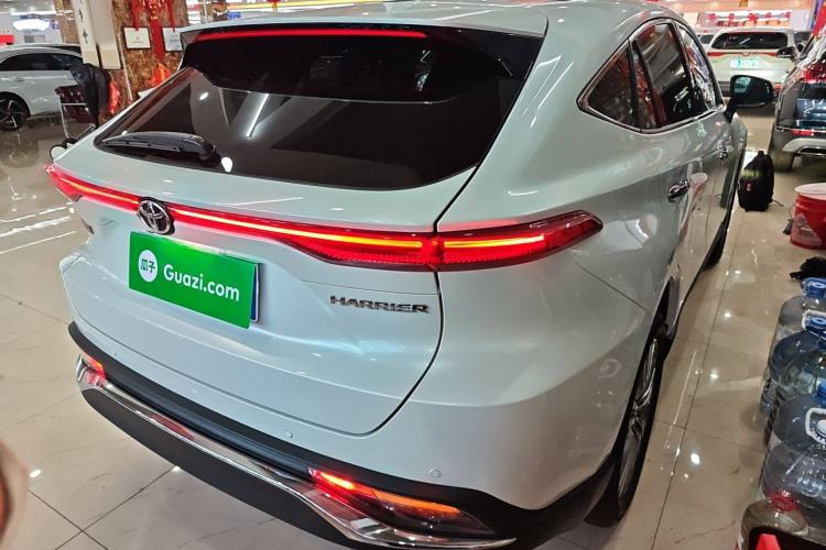 Used Toyota Harrier 2022 2.0L CVT Two-Wheel Drive Deluxe Edition Rear Right 45 Deg