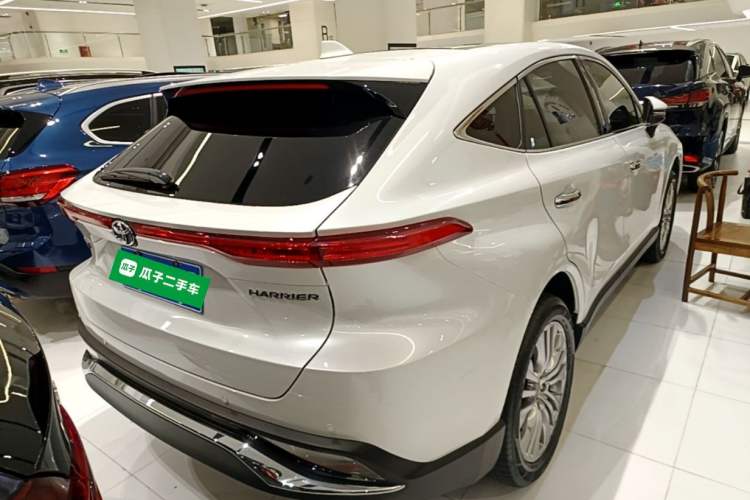 Used Toyota Harrier 2022 2.0L CVT Two-Wheel Drive Deluxe Edition Rear Right 45 Deg